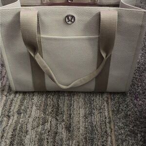 Lululemon Athletica Cream Shoulder Bag